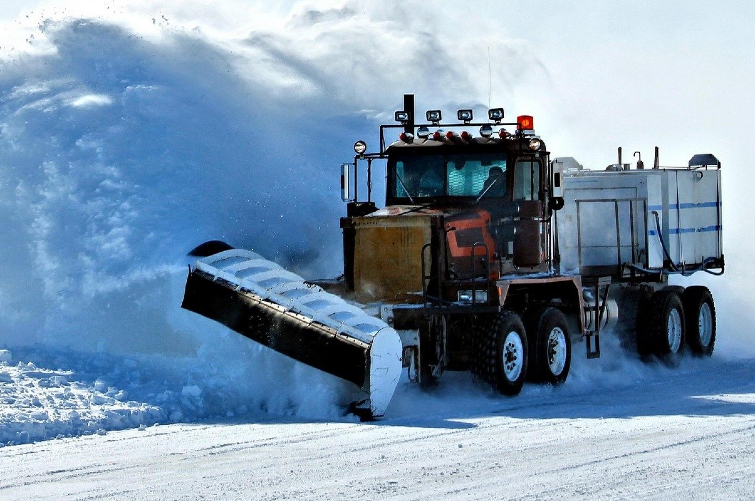 Image of snow plow